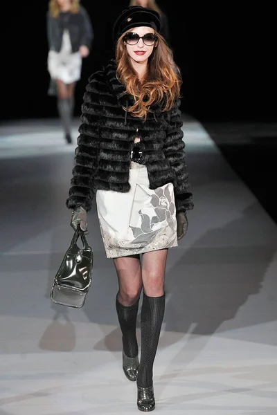 Look 2